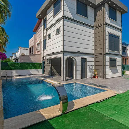 Near By The Land Of Legends , Private Pool With Jakuzzi Villa Moon